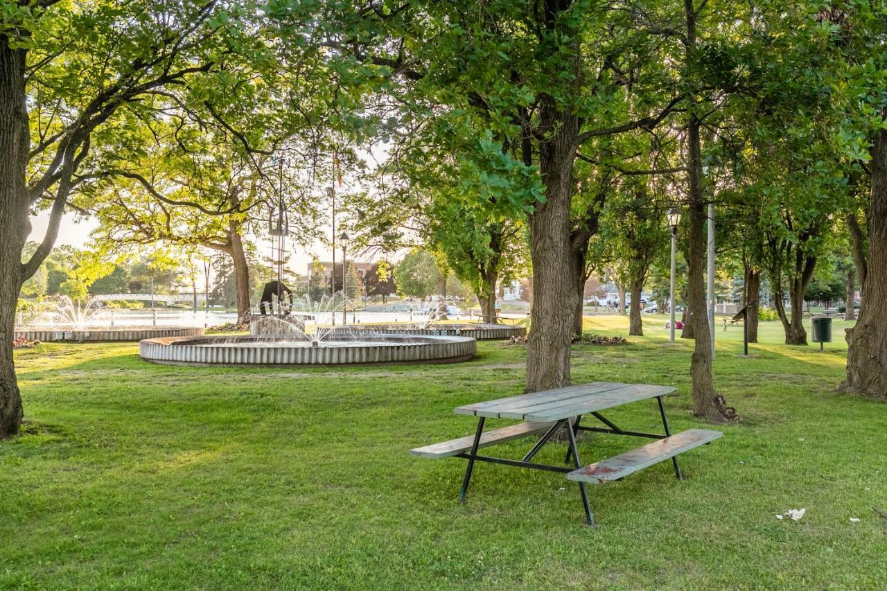 Luxury Rideau Apartments By Globalstay Smiths Falls Exteriör bild
